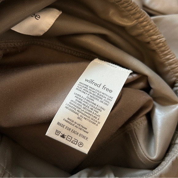 ❤️ Wilfred Free Taupe Faux Leather Leggings - Picture 6 of 11